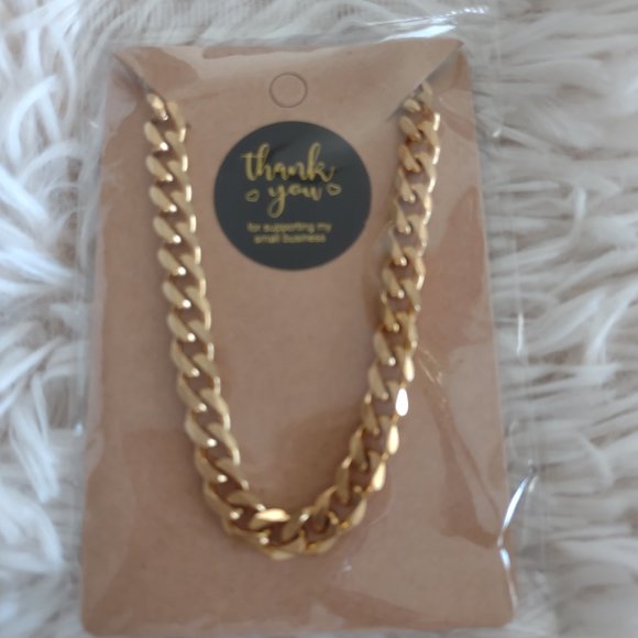 Stylish and Durable: 18K Gold PVD Plated Stainless Steel Necklace - Waterproof - Picture 3 of 4